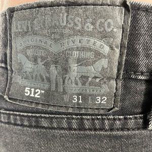 Men’s Levi’s 512 W 31 L 32 charcoal black color
